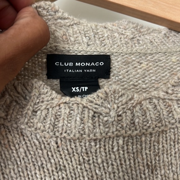 Club Monaco Italian wool sweater - Picture 2 of 3
